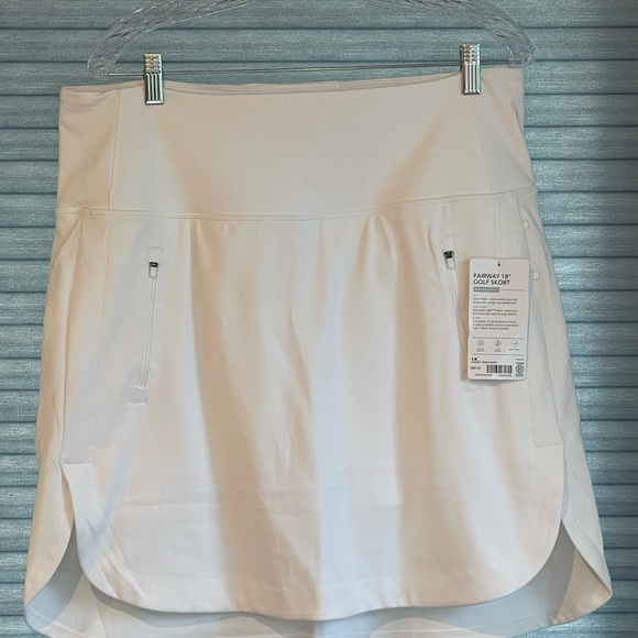 Athleta Pants - Athleta Fairway White Golf Skort 18”
